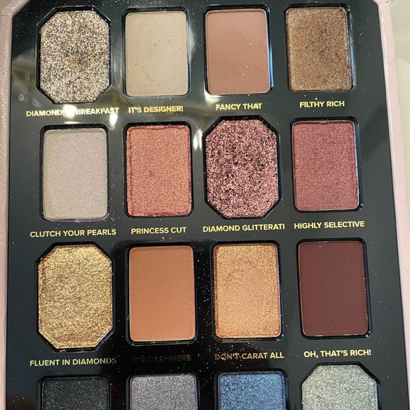 Too faced eyeshadow pallet - Picture 2 of 4